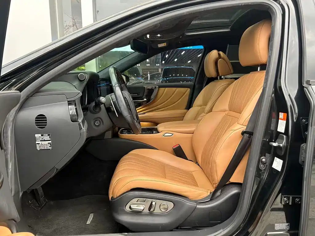 Lexus LS 500 h Luxury