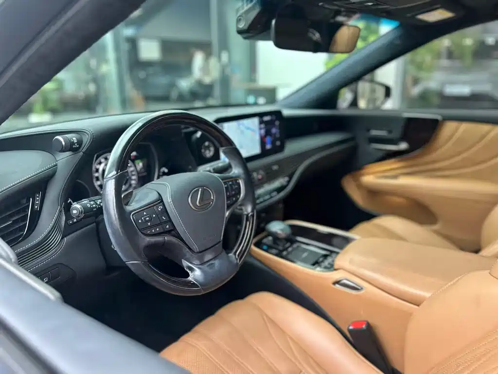 Lexus LS 500 h Luxury