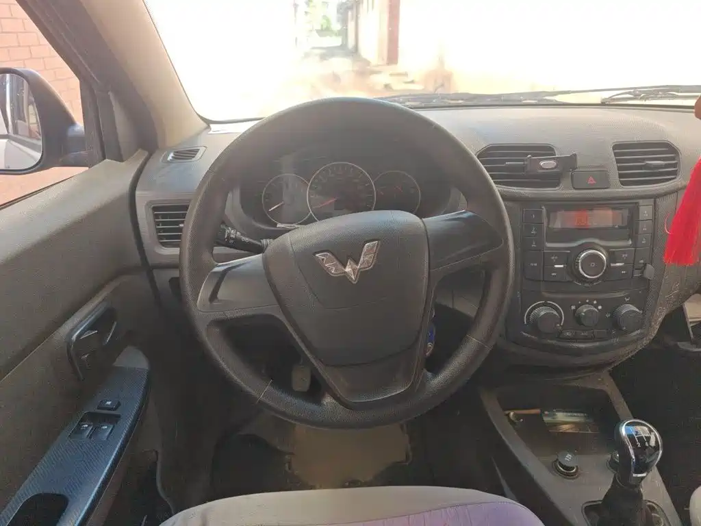 Wuling Hongguang 1.2 L S Basic CN-V