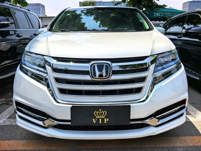 Honda Elysion 2.0 L Hybrid Luxury