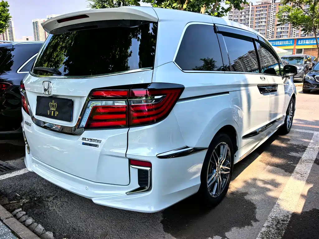 Elysion 2.0 L Hybrid Luxury