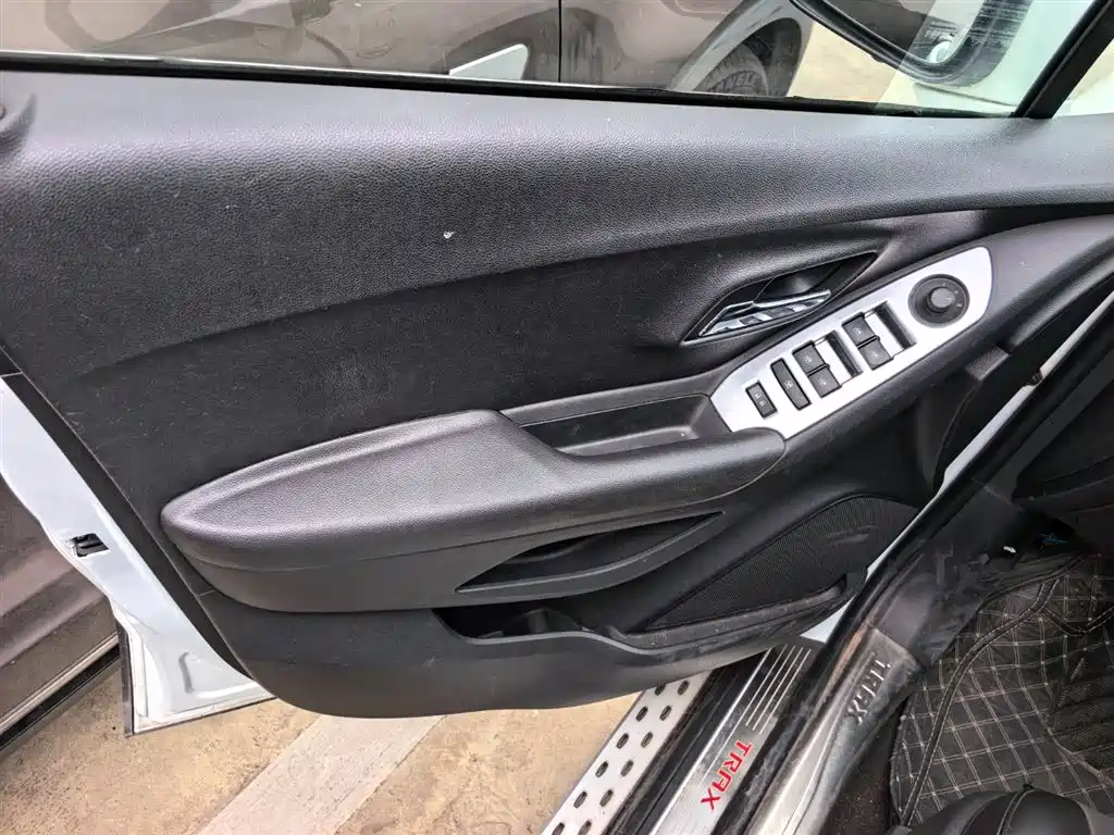 Tracker 1.4 T Auto 2 WD Luxury
