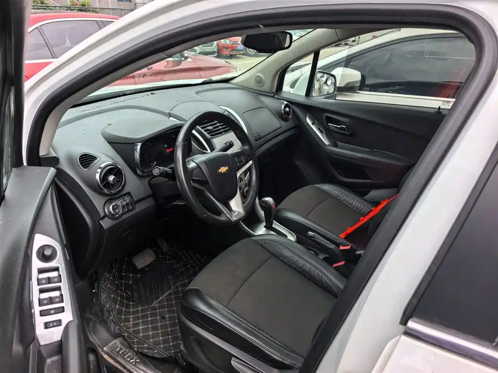 Tracker 1.4 T Auto 2 WD Luxury