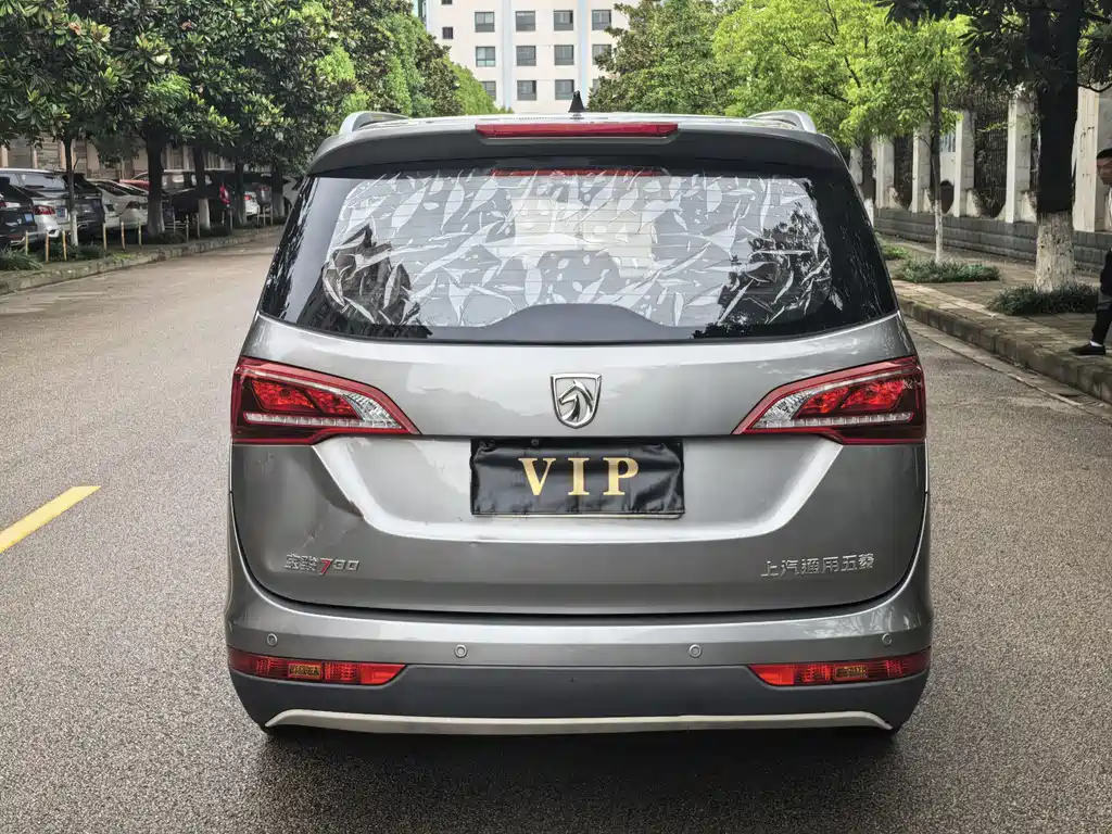 Baojun 730 1.5 L Manual Fashion 7-seat CN-VI