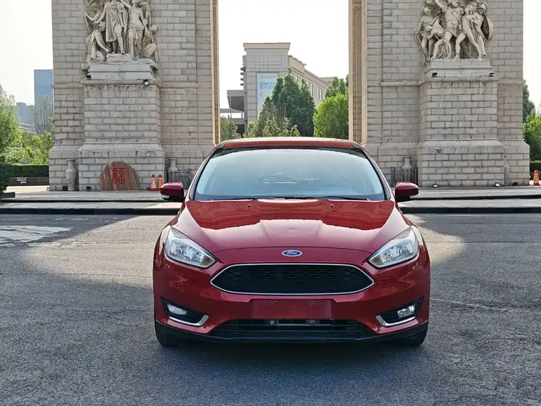 Ford Focus Hatchback EcoBoost 180 Auto Elite