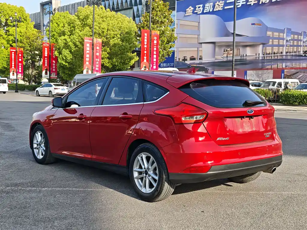 Focus Hatchback EcoBoost 180 Auto Elite