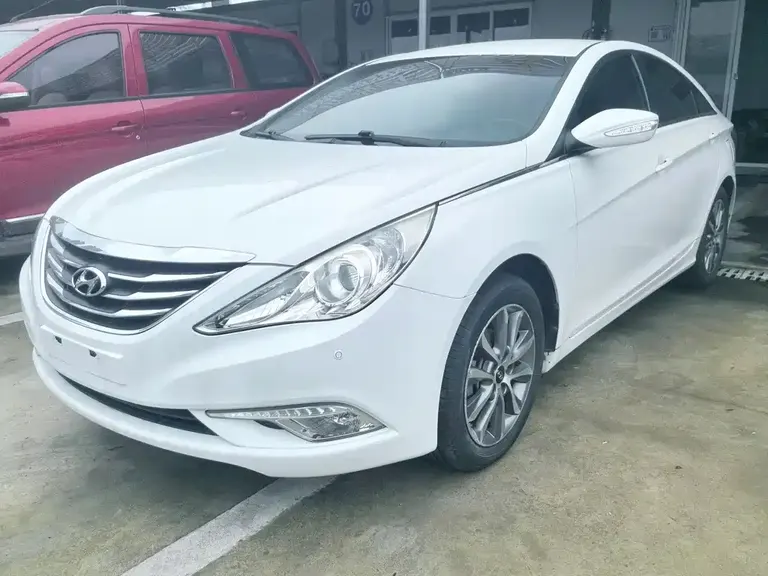 Hyundai Sonata 索纳塔 2013款 2.0 L 自动时尚版