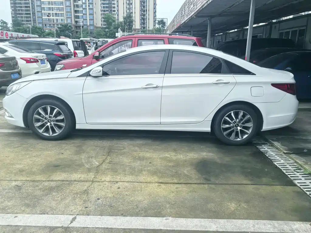 Sonata 索纳塔 2013款 2.0 L 自动时尚版