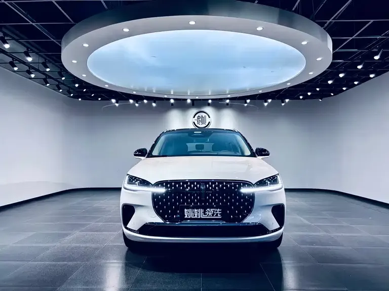 Lincoln Corsair 2.0 T 4 WD Honor Shine