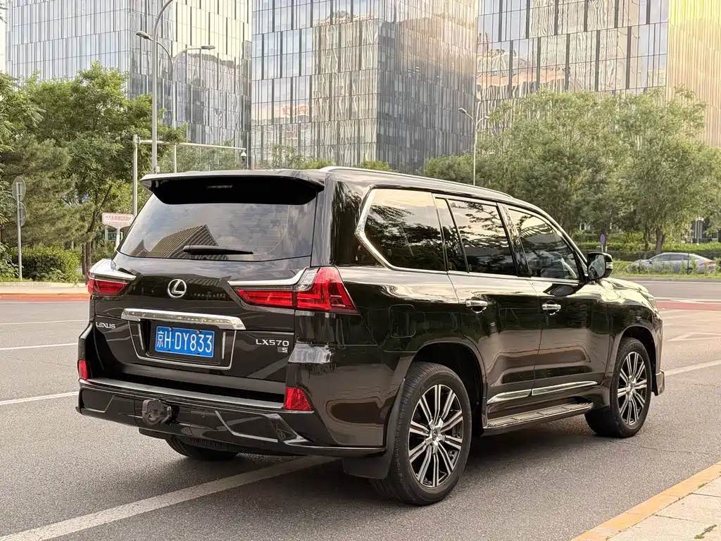 Lexus LX 570 Peak Special Limited
