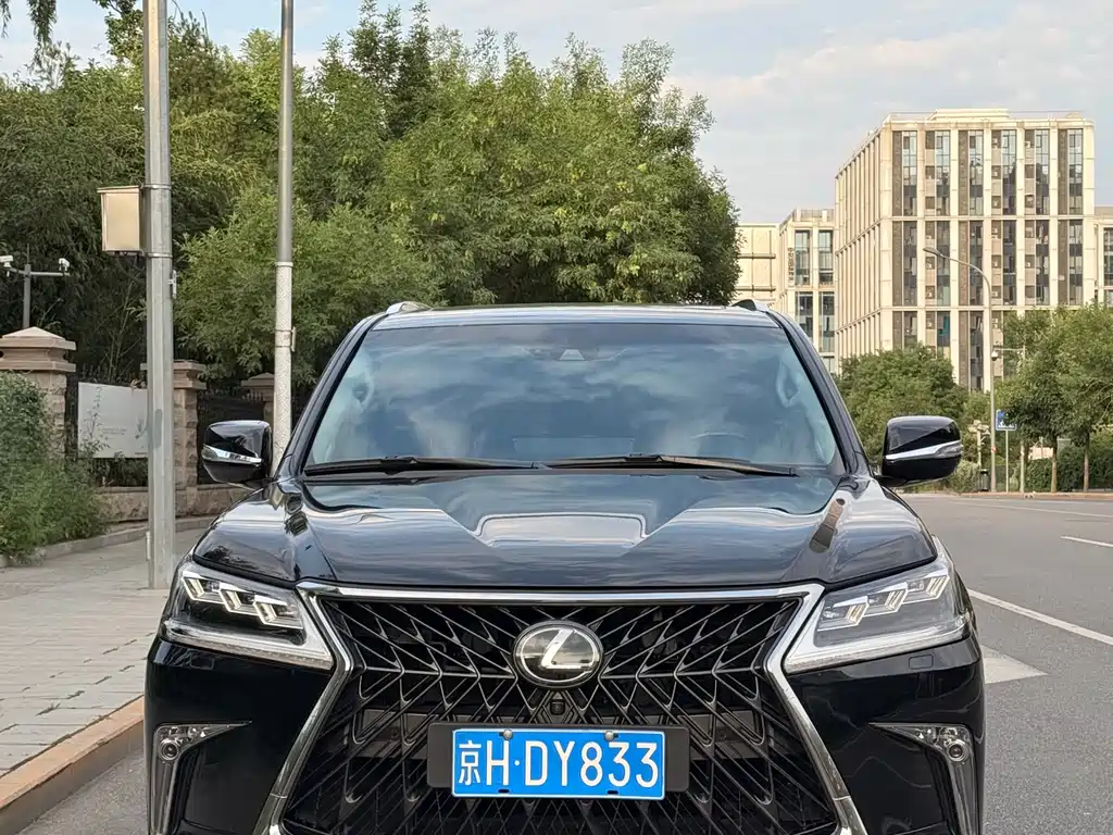 Lexus LX 570 Peak Special Limited