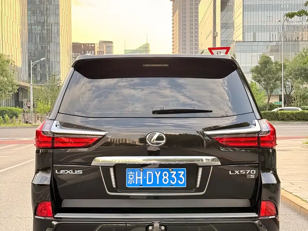 Lexus LX 570 Peak Special Limited