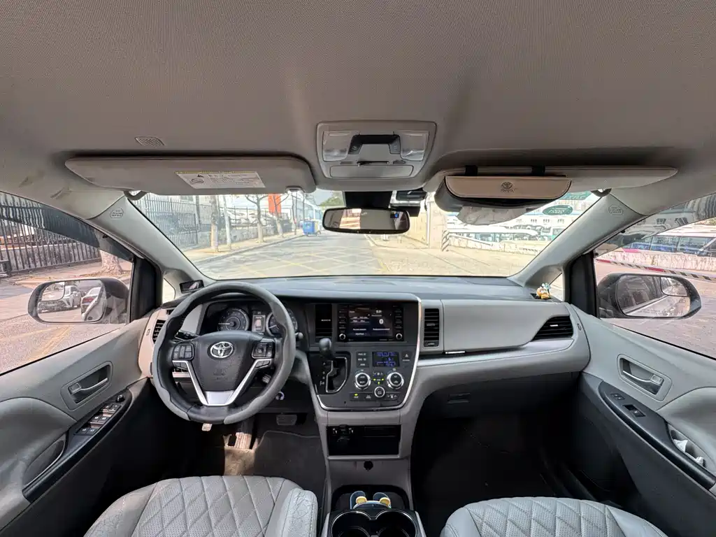 SIENNA 3.5 L 2 WD L