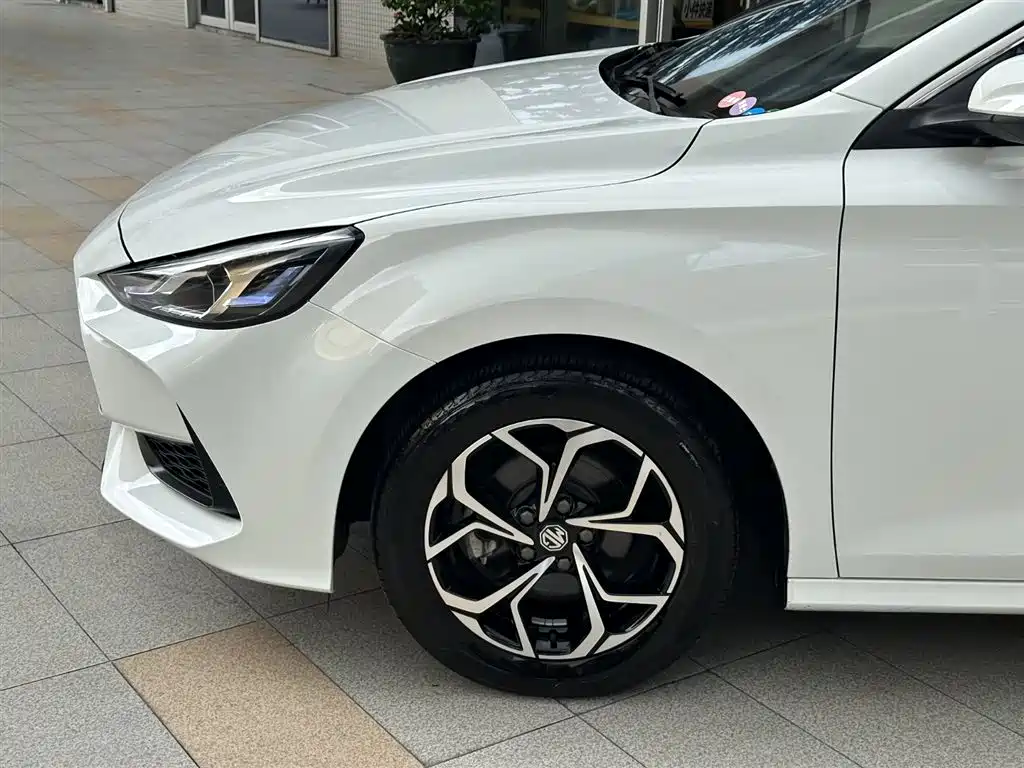 MG5 Facelift 180 DVVT CVT Youth Luxury