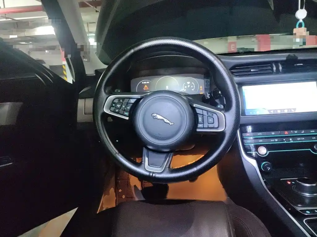 Jaguar XFL XFL 2.0 T 250 PS Luxury
