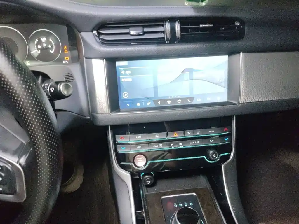 Jaguar XFL XFL 2.0 T 250 PS Luxury