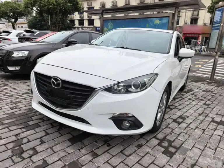 Mazda 3 Axela Hatchback 1.5 L Auto Luxury