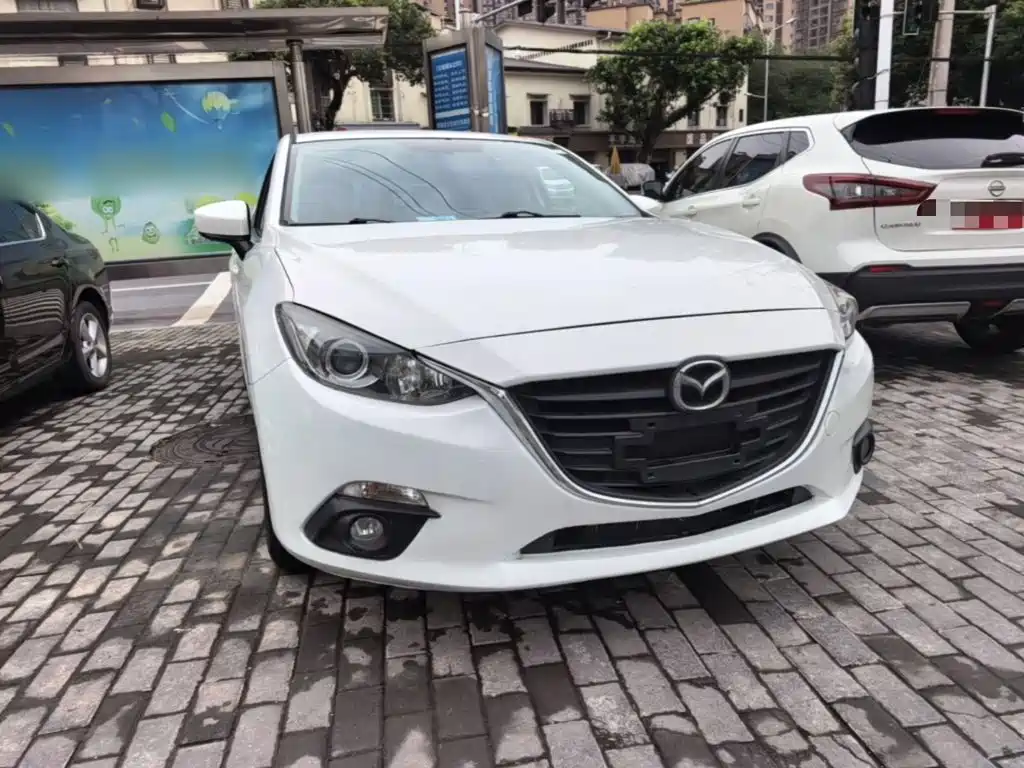 Mazda 3 Axela Hatchback 1.5 L Auto Luxury