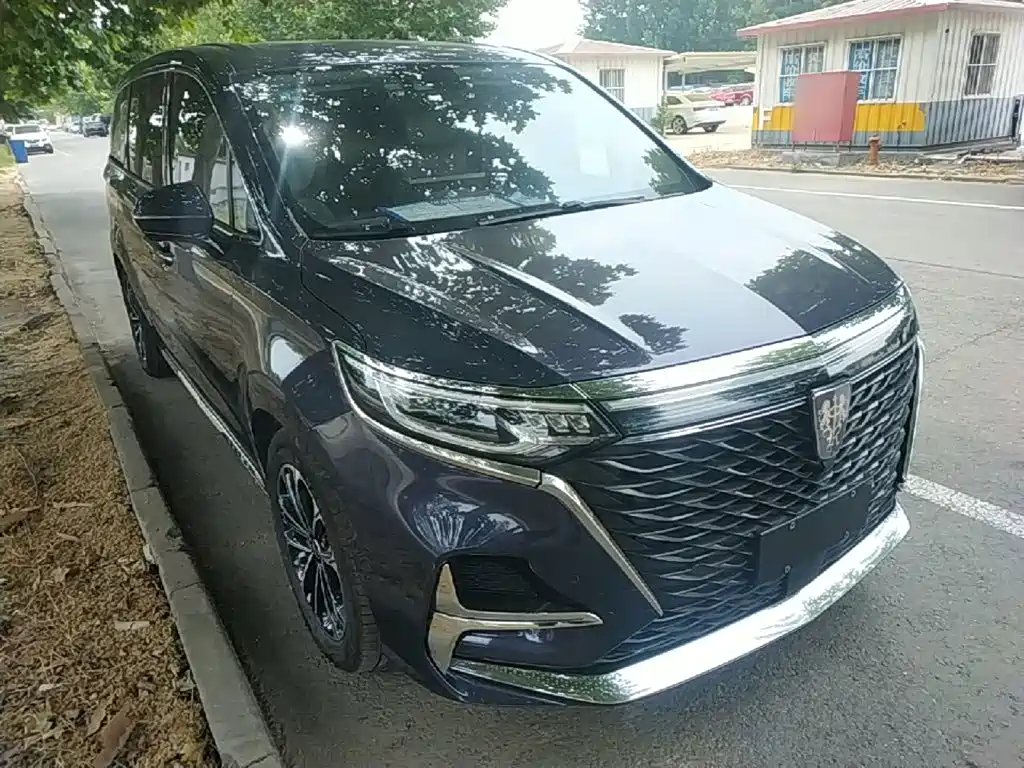 Roewe iMAX8 400 TGI Supreme Series Honored
