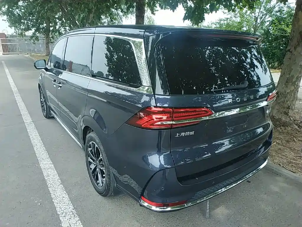 Roewe iMAX8 400 TGI Supreme Series Honored