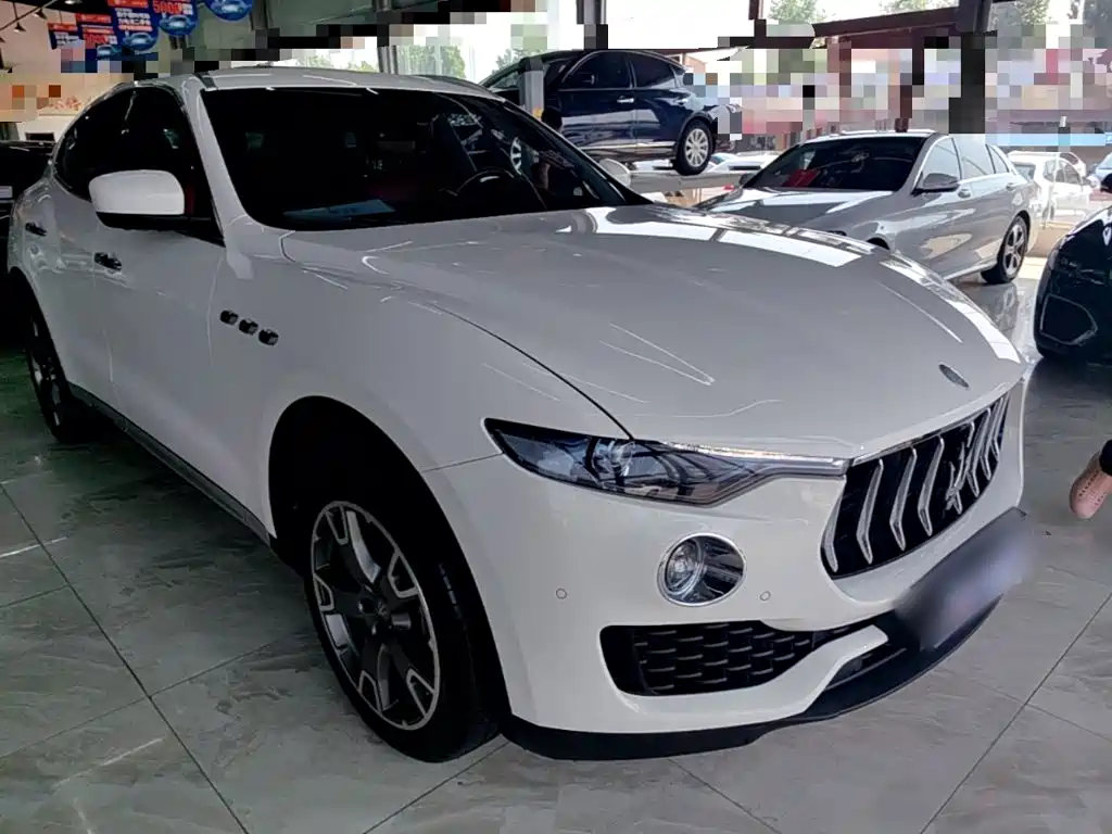 Levante 3.0 T Standard