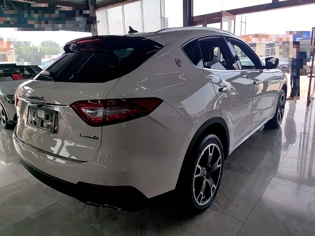 Levante 3.0 T Standard