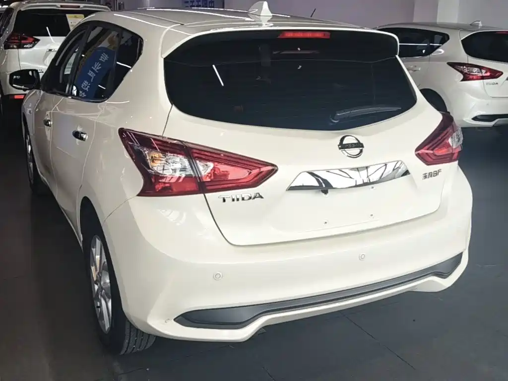 Tiida 1.6 L CVT Cool Motion