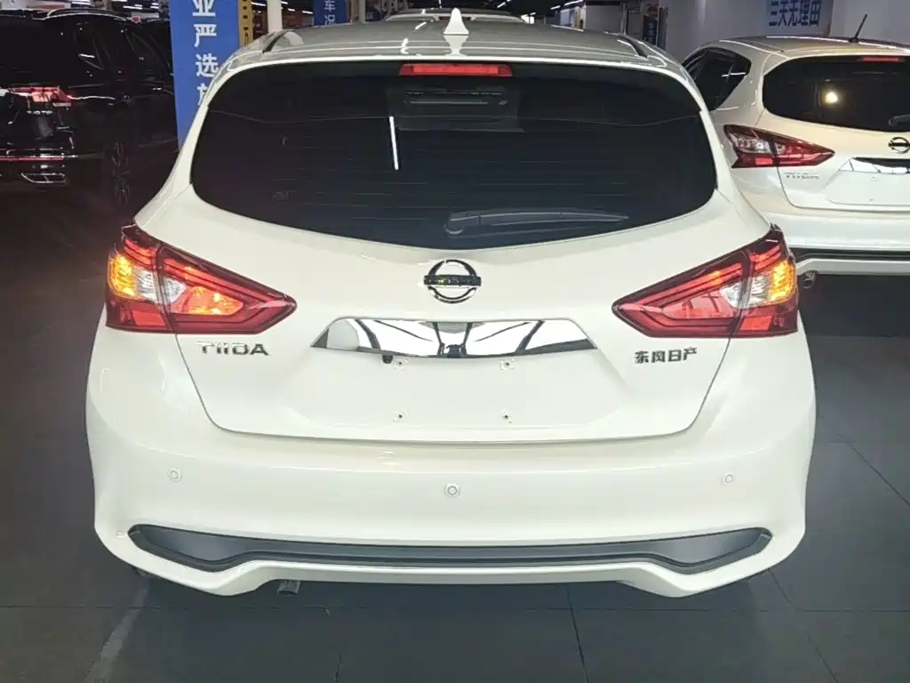 Tiida 1.6 L CVT Cool Motion