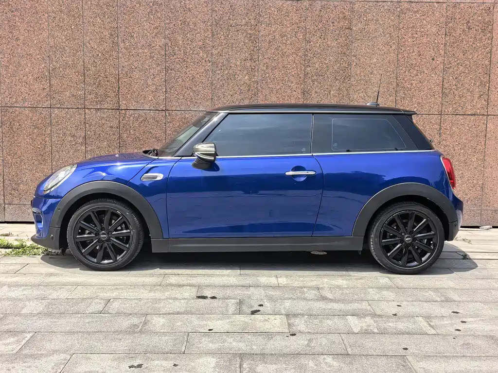 MINI 1.5 T COOPER Artist