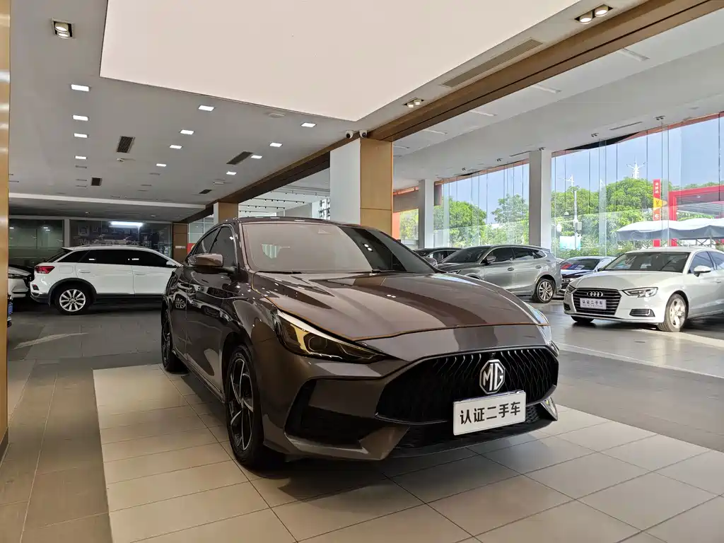 MG5 Facelift 300 TGI DCT Youth Luxury Flagship