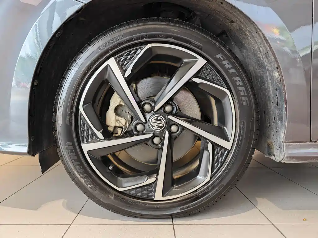 MG5 Facelift 300 TGI DCT Youth Luxury Flagship