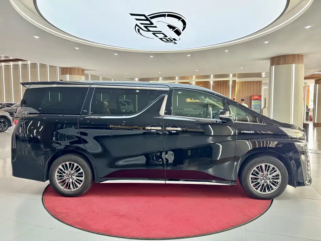 Vellfire Crown Dual Engine 2.5 L HV Supreme