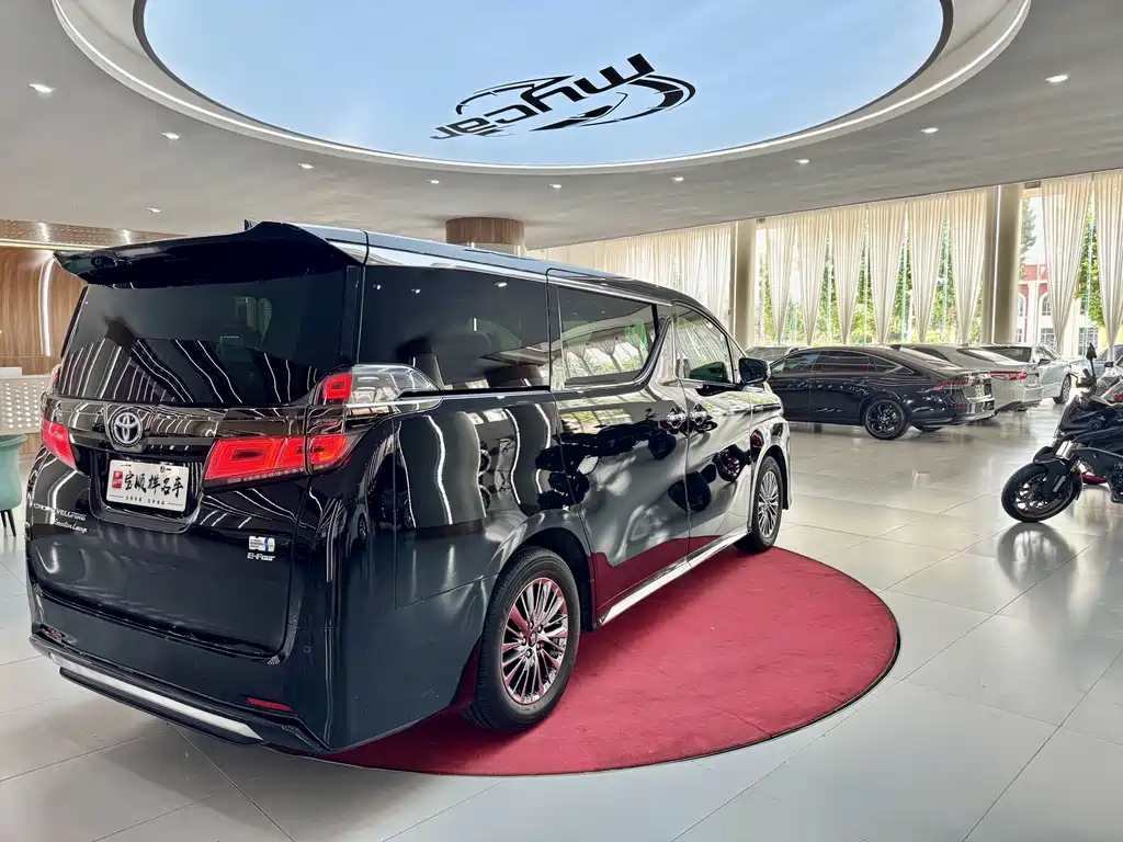 Vellfire Crown Dual Engine 2.5 L HV Supreme