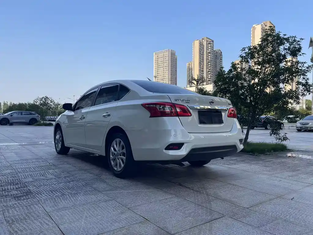 Sylphy Classic 1.6 XE CVT Comfort