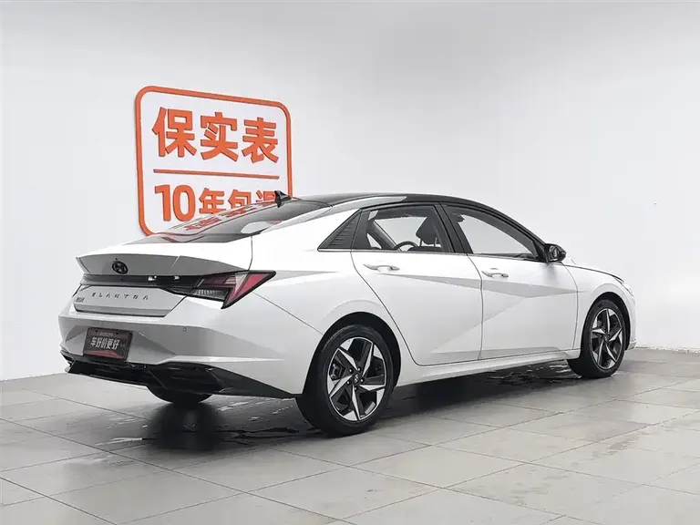 Hyundai Elantra 1.5 L CVT LUX Distinguished