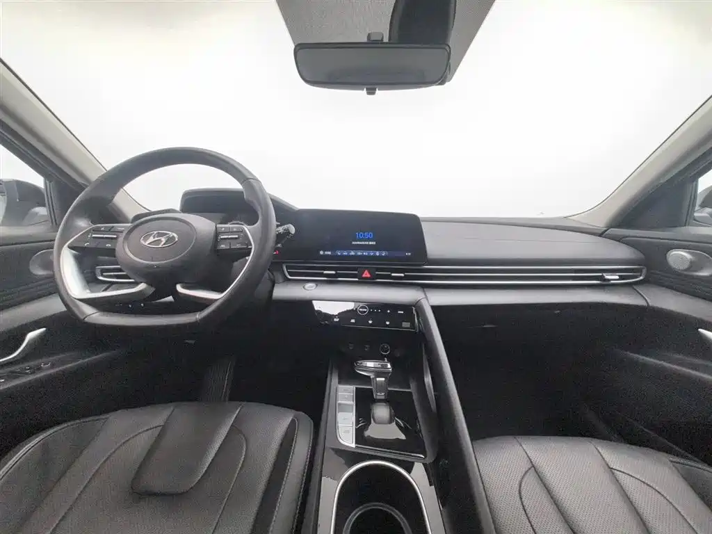 Elantra 1.5 L CVT LUX Distinguished