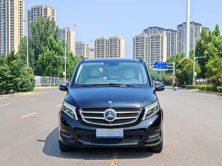 Mercedes-Benz V-Class V 260 L Distinguished Extended CN-V