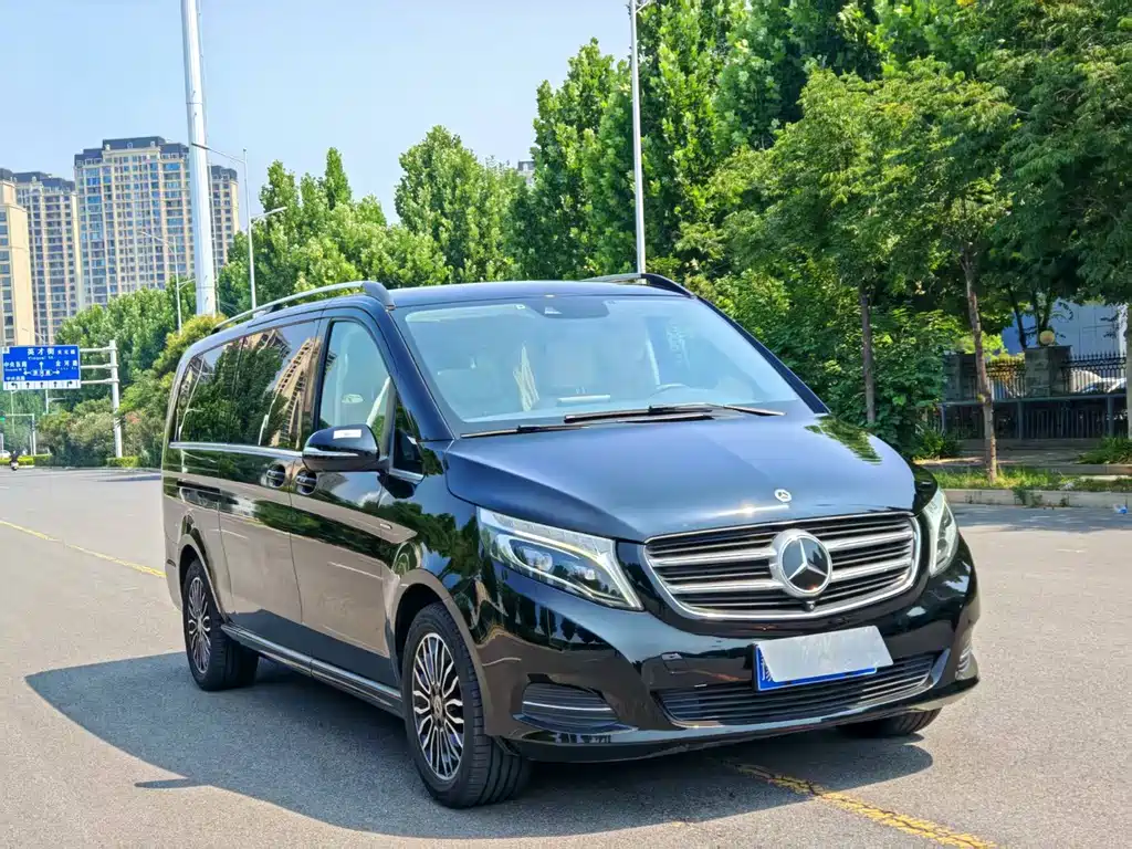 Mercedes-Benz V-Class V 260 L Distinguished Extended CN-V