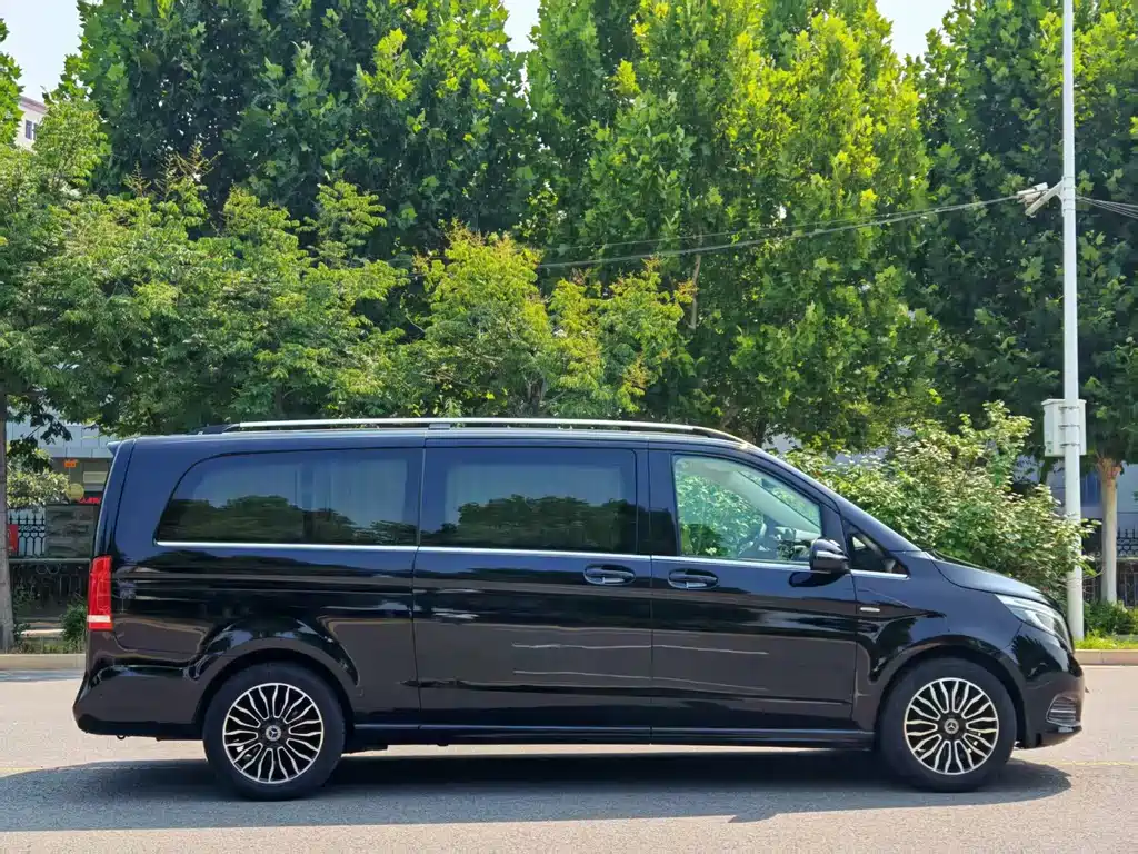 Mercedes-Benz V-Class V 260 L Distinguished Extended CN-V