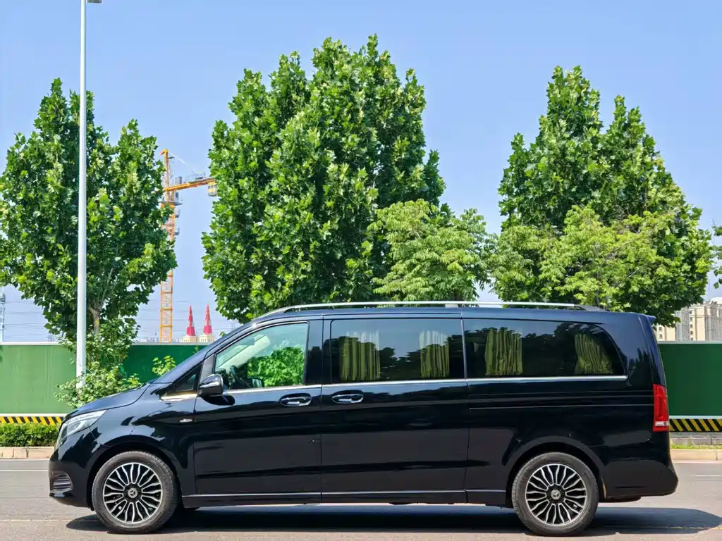 Mercedes-Benz V-Class V 260 L Distinguished Extended CN-V