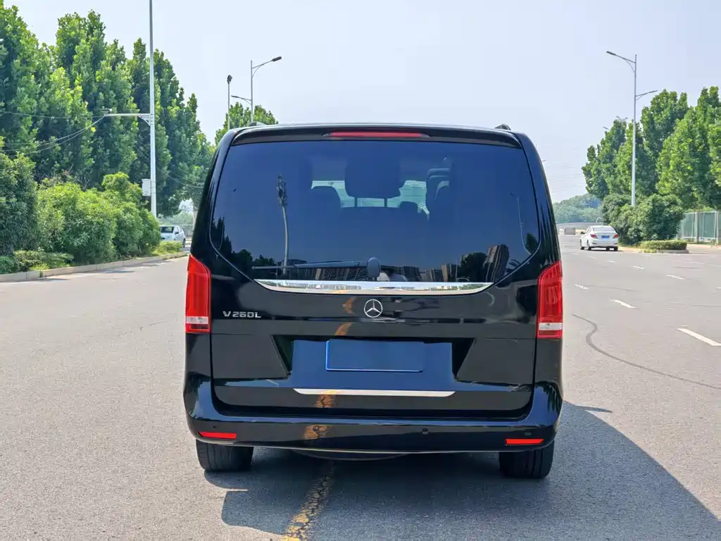 Mercedes-Benz V-Class V 260 L Distinguished Extended CN-V