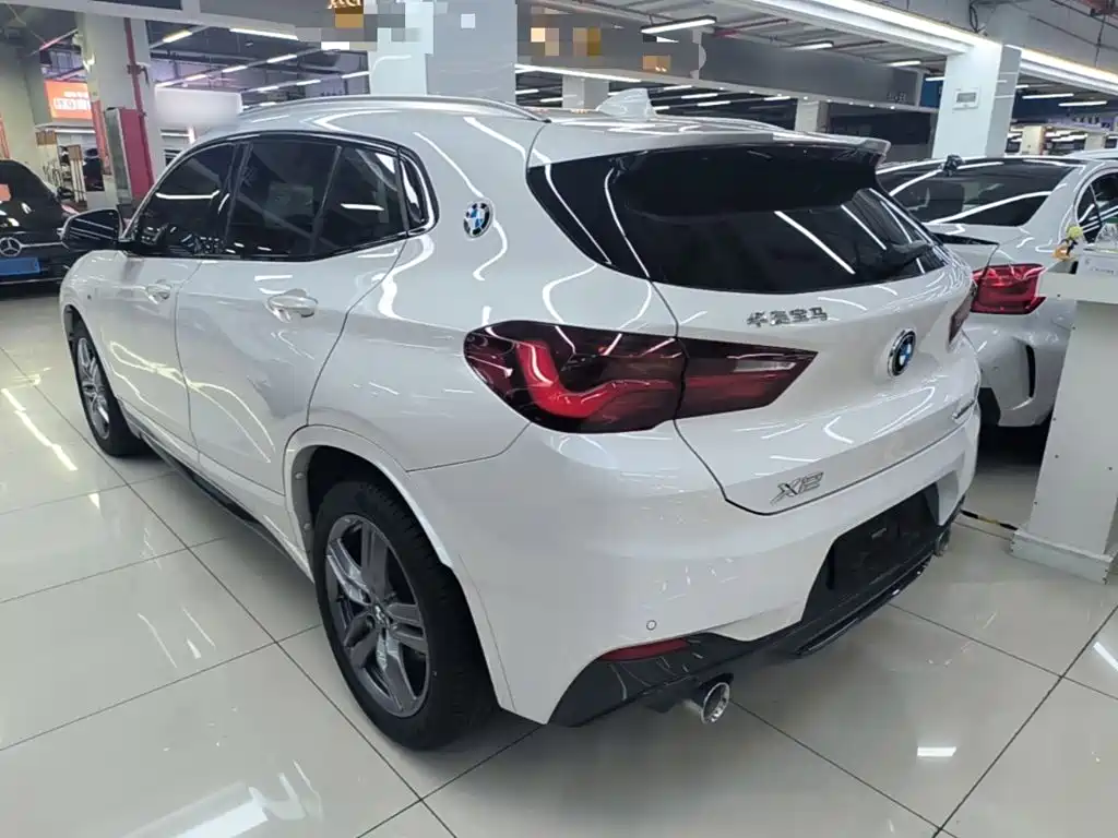 BMW X2 sDrive25 i Leading M Sport Package
