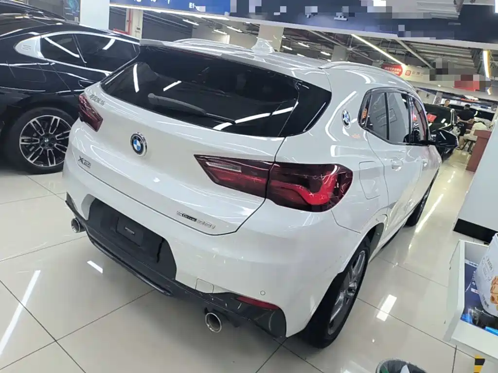 BMW X2 sDrive25 i Leading M Sport Package