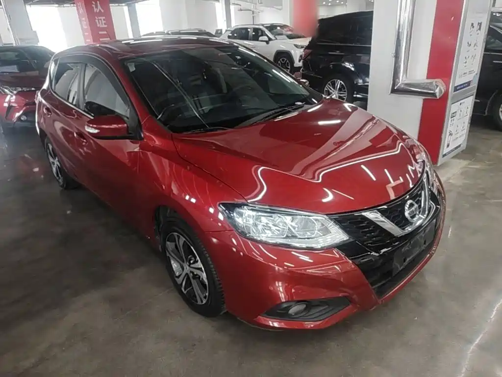 Tiida 1.6 L CVT Smart Travel