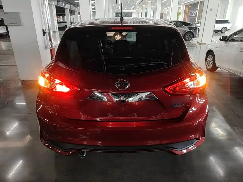 Tiida 1.6 L CVT Smart Travel