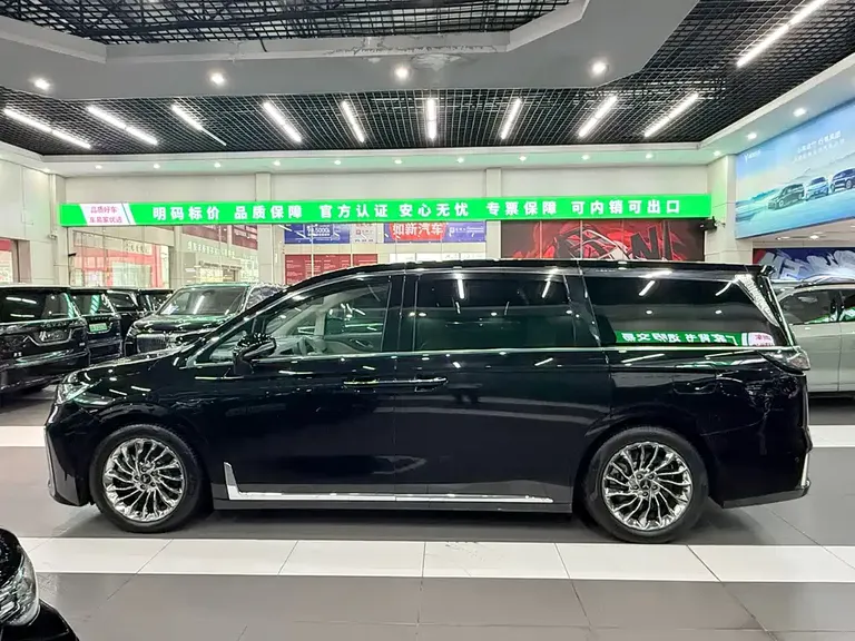 Voyah Dreamer PHEV 4 WD Flagship Qiankun