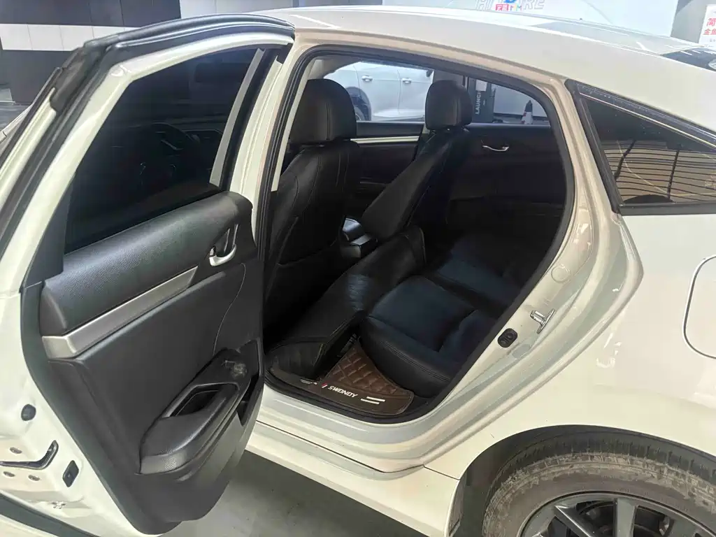 Civic 180 TURBO CVT Style Motion CN-V