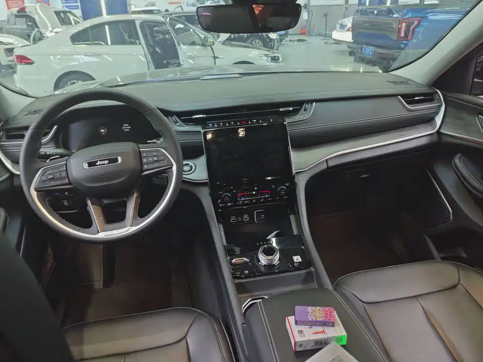 Grand Cherokee 4 xe (Import) 大切诺基4 xe进口 2024款 4 xe 高峰版