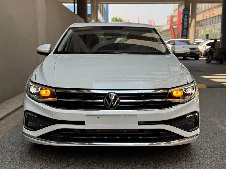 Volkswagen Bora 200 TSI DSG Smart Travel