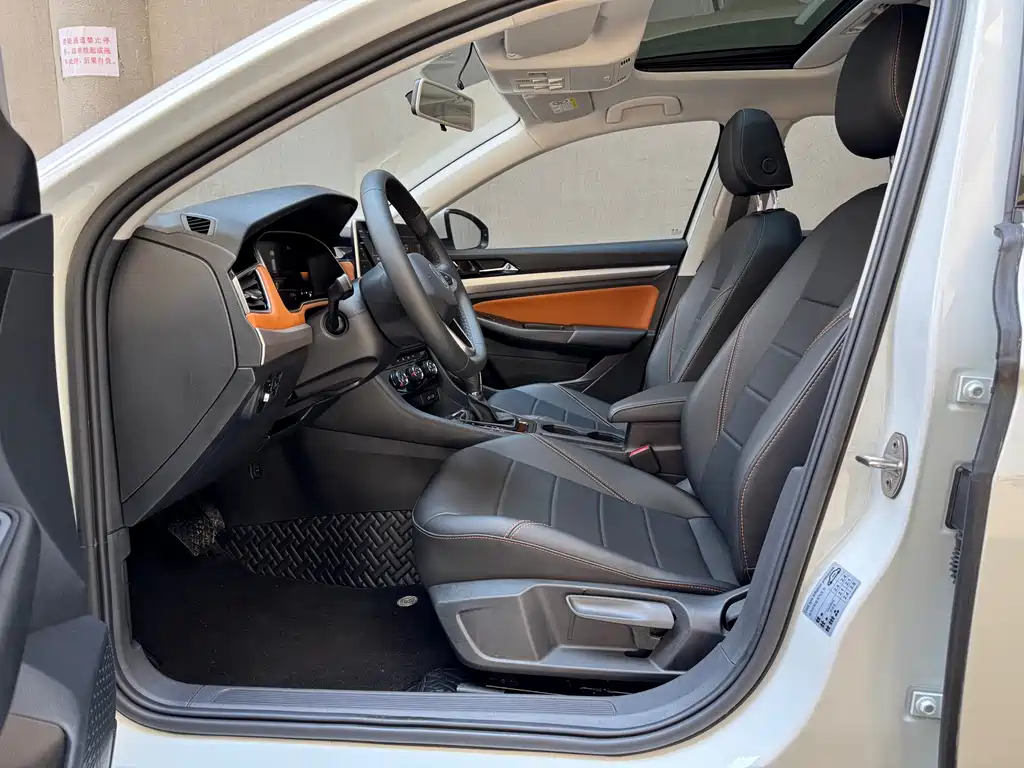 Bora 200 TSI DSG Smart Travel